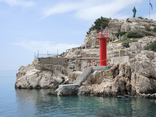 Izgradnja lučkog svjetla Luka Makarska, jugoistočni rt poluotoka Sv. Petar